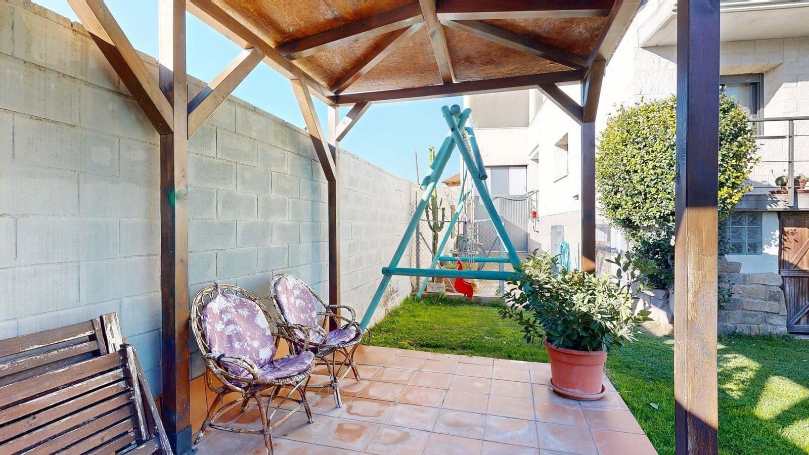 Chalet de 5 habitaciones en Nuez de Ebro en venta con piscina garaje - 360.000 € (Ref: 9645726)