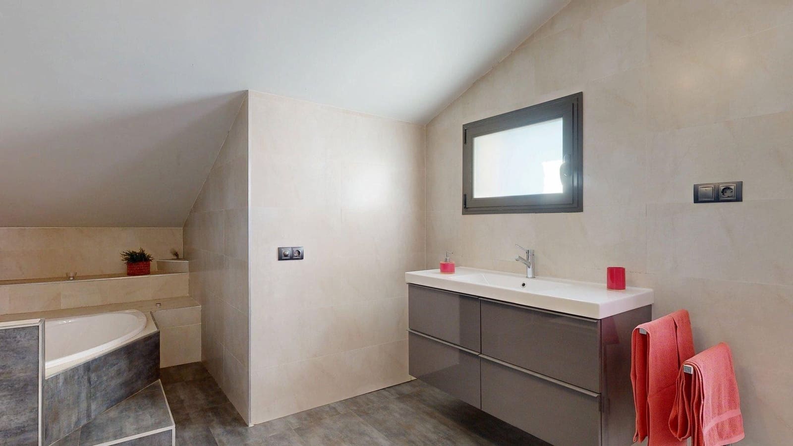 Chalet de 5 habitaciones en Nuez de Ebro en venta con piscina garaje - 360.000 € (Ref: 9645726)