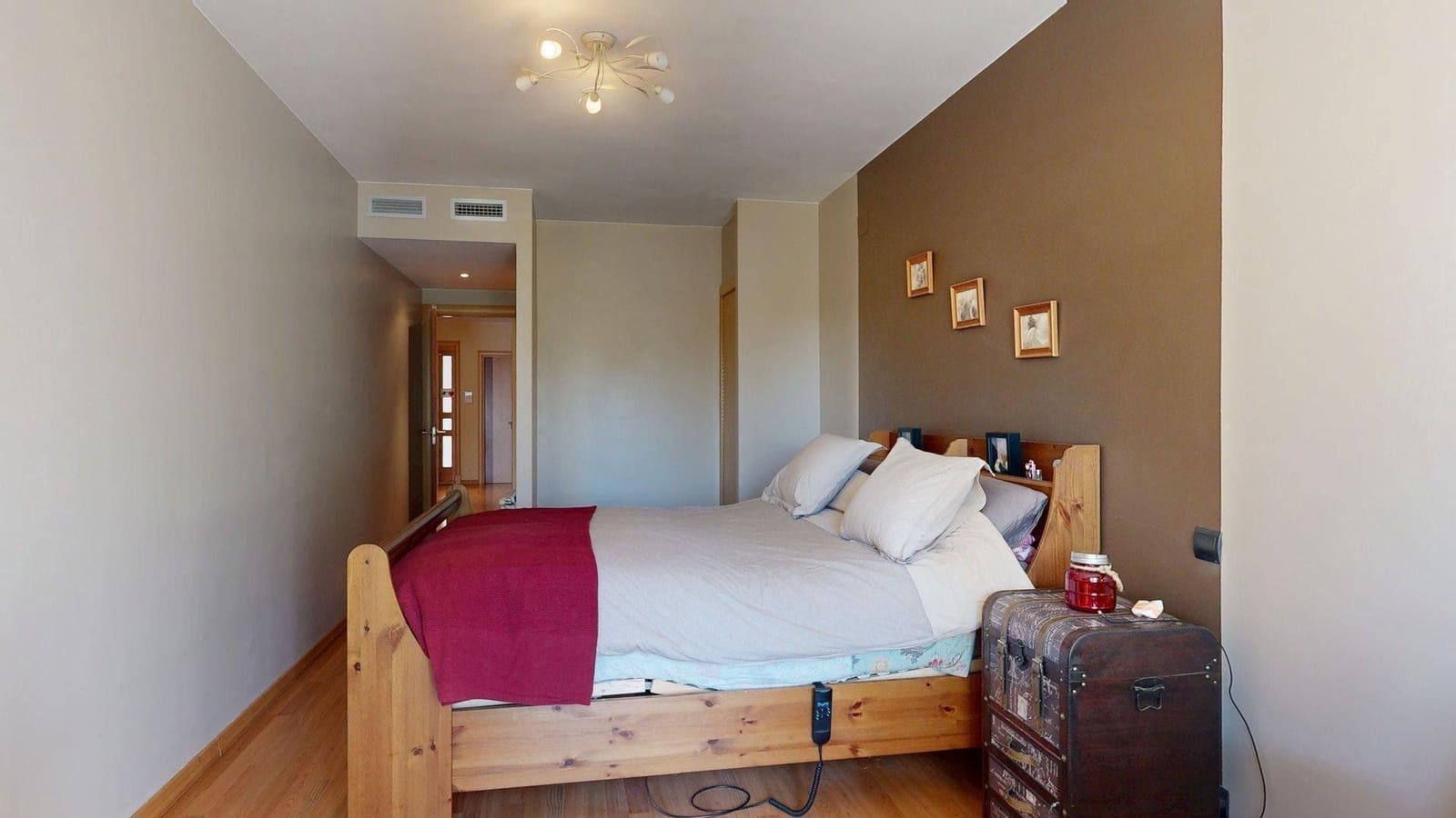 Chalet de 5 habitaciones en Nuez de Ebro en venta con piscina garaje - 360.000 € (Ref: 9645726)