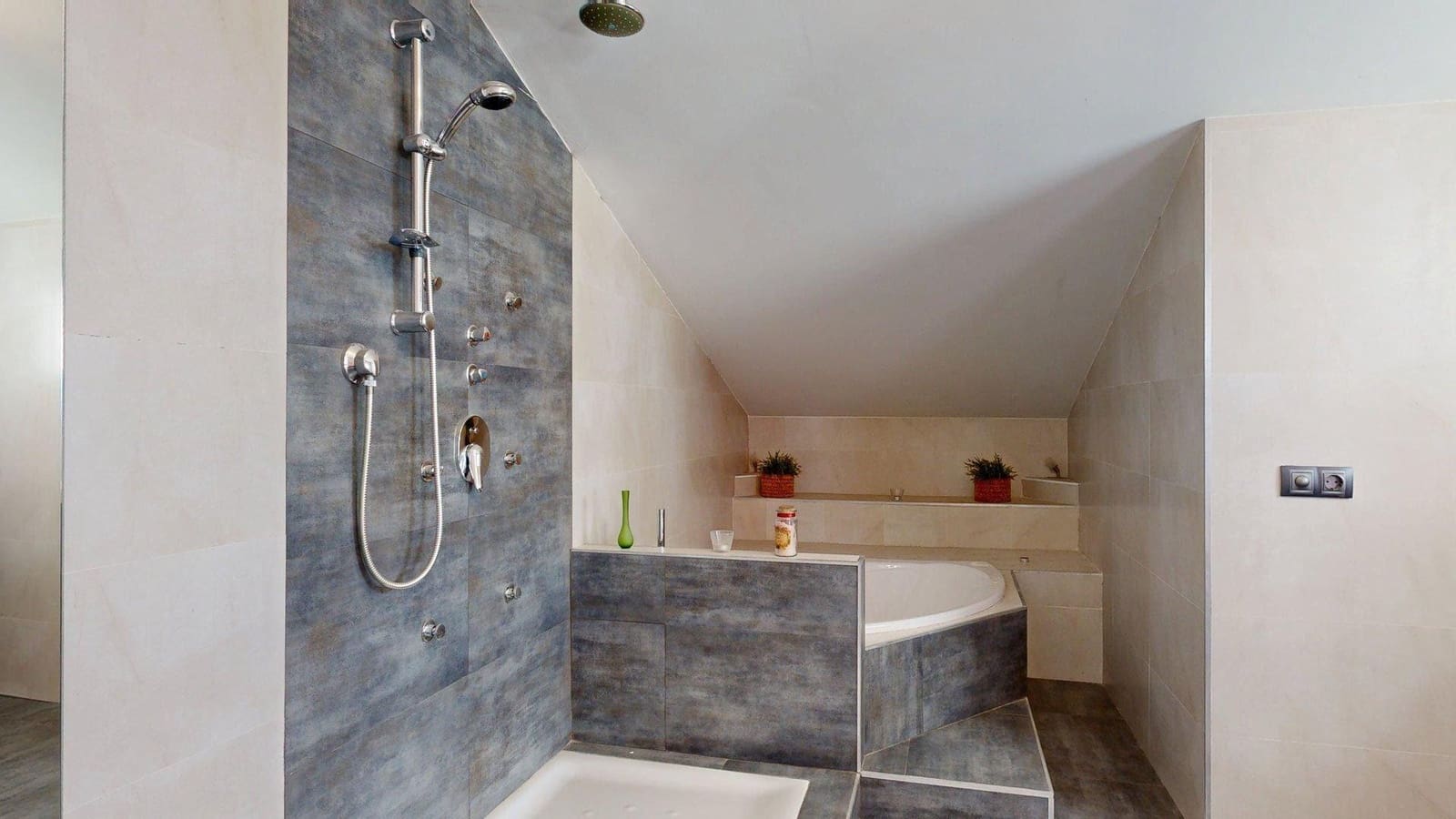 Chalet de 5 habitaciones en Nuez de Ebro en venta con piscina garaje - 360.000 € (Ref: 9645726)