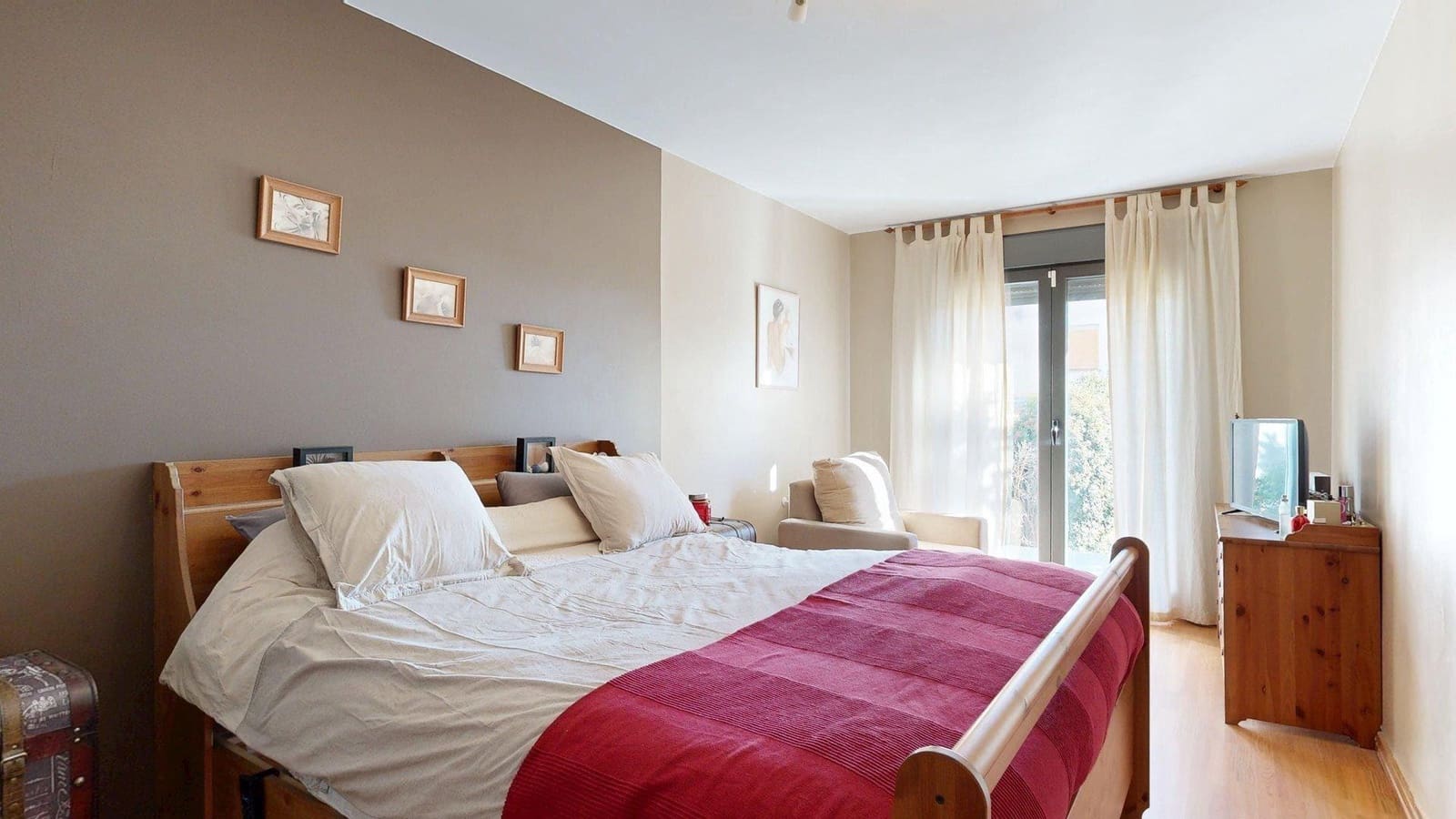 Chalet de 5 habitaciones en Nuez de Ebro en venta con piscina garaje - 360.000 € (Ref: 9645726)