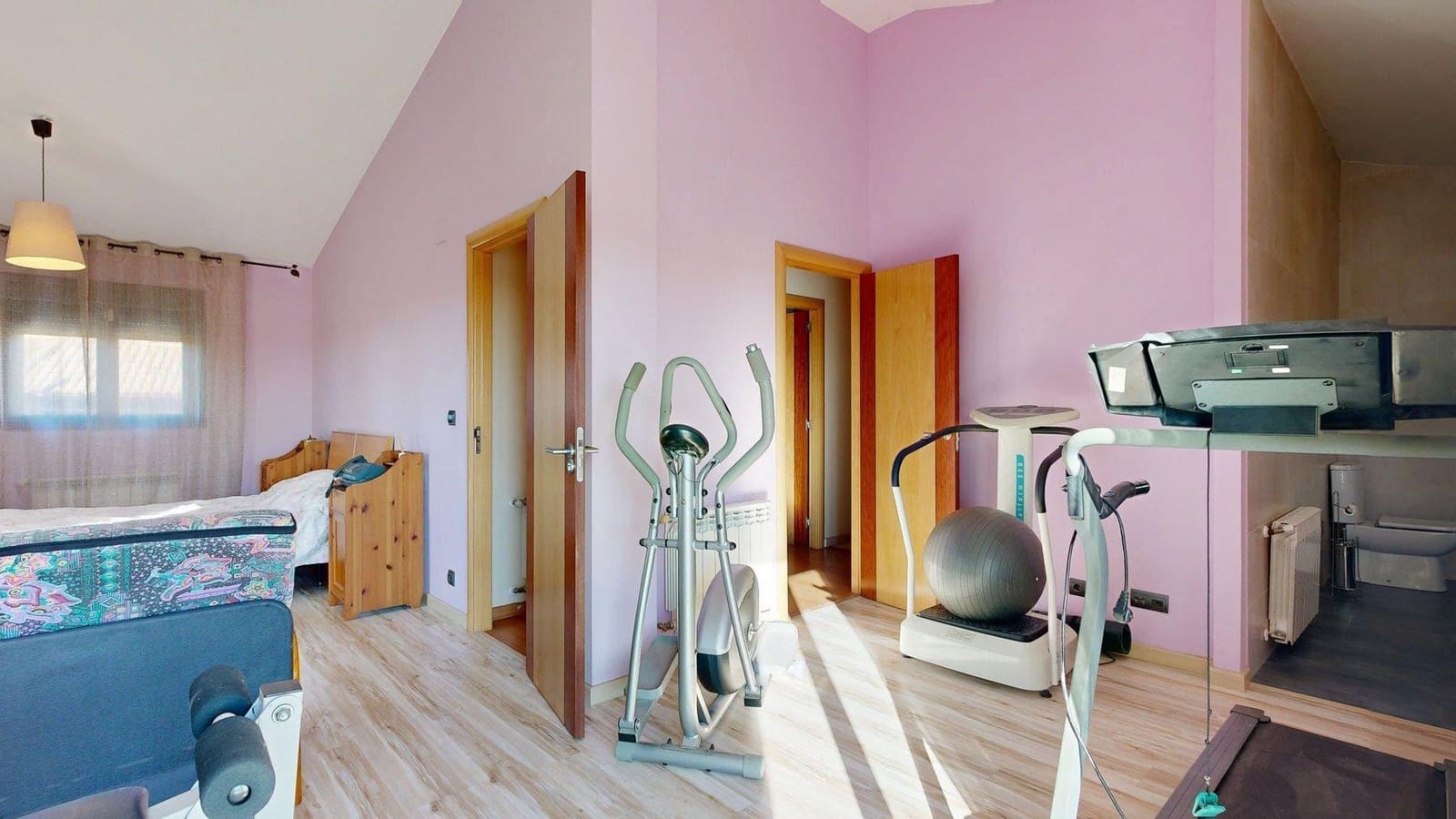 Chalet de 5 habitaciones en Nuez de Ebro en venta con piscina garaje - 360.000 € (Ref: 9645726)