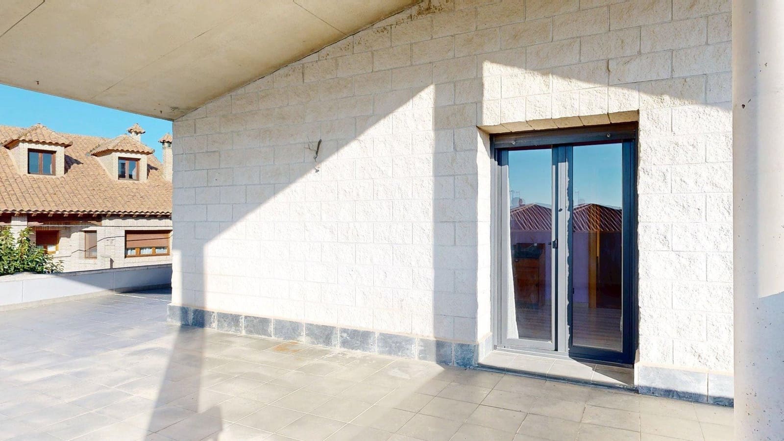 Chalet de 5 habitaciones en Nuez de Ebro en venta con piscina garaje - 360.000 € (Ref: 9645726)