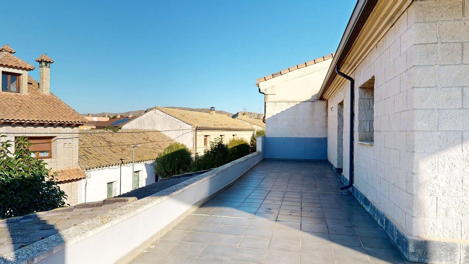 Chalet de 5 habitaciones en Nuez de Ebro en venta con piscina garaje - 360.000 € (Ref: 9645726)