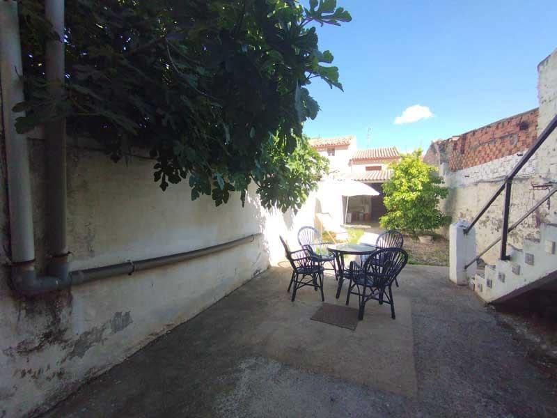 Chalet de 4 habitaciones en Azaila en venta con garaje - 45.000 € (Ref: 9645731)