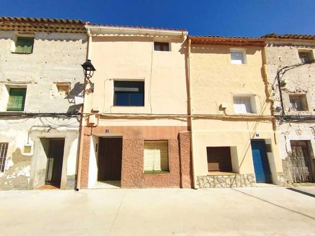 Chalet de 4 habitaciones en Azaila en venta con garaje - 45.000 € (Ref: 9645731)