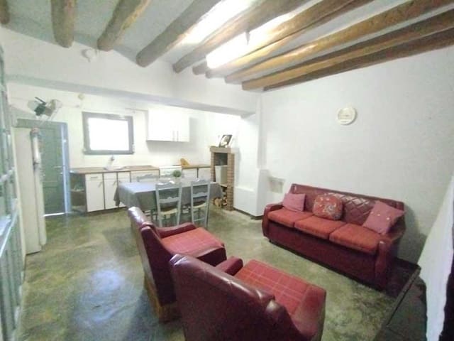 Chalet de 4 habitaciones en Azaila en venta con garaje - 45.000 € (Ref: 9645731)