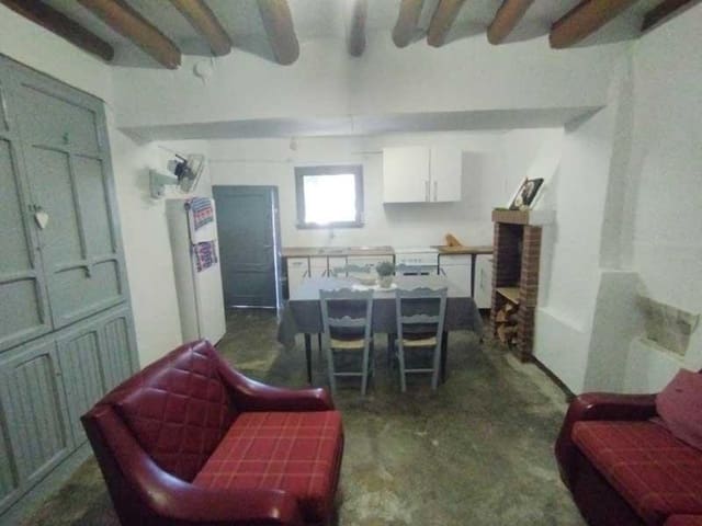Chalet de 4 habitaciones en Azaila en venta con garaje - 45.000 € (Ref: 9645731)