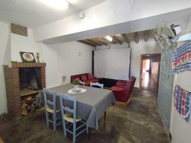 Chalet de 4 habitaciones en Azaila en venta con garaje - 45.000 € (Ref: 9645731)