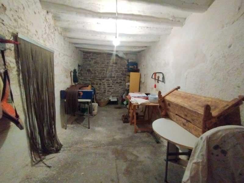 Chalet de 4 habitaciones en Azaila en venta con garaje - 45.000 € (Ref: 9645731)