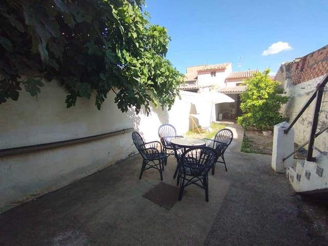 Chalet de 4 habitaciones en Azaila en venta con garaje - 45.000 € (Ref: 9645731)