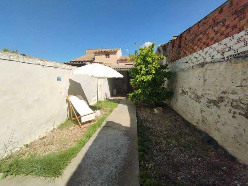 Chalet de 4 habitaciones en Azaila en venta con garaje - 45.000 € (Ref: 9645731)