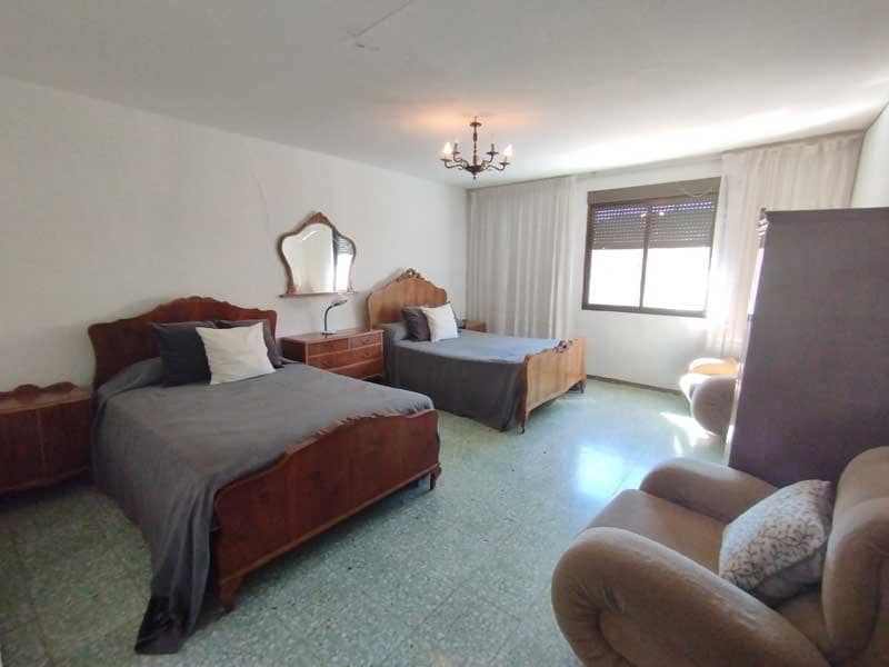 Chalet de 4 habitaciones en Azaila en venta con garaje - 45.000 € (Ref: 9645731)