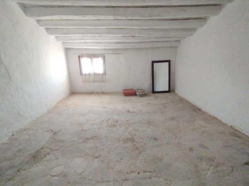 Chalet de 4 habitaciones en Azaila en venta con garaje - 45.000 € (Ref: 9645731)