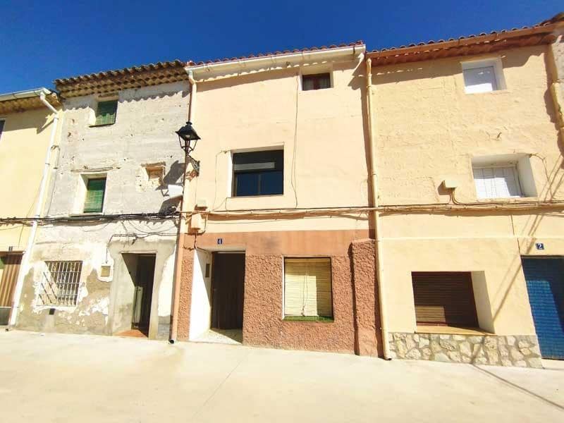 Chalet de 4 habitaciones en Azaila en venta con garaje - 45.000 € (Ref: 9645731)