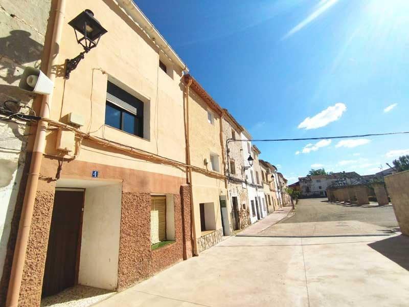 Chalet de 4 habitaciones en Azaila en venta con garaje - 45.000 € (Ref: 9645731)