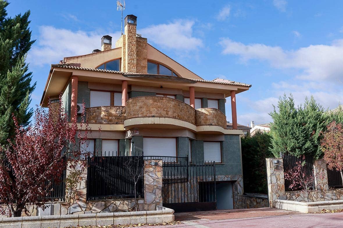 4 sypialnia Willa na sprzedaż w Calatayud z garażem - 595 000 € (Ref: 9645735)