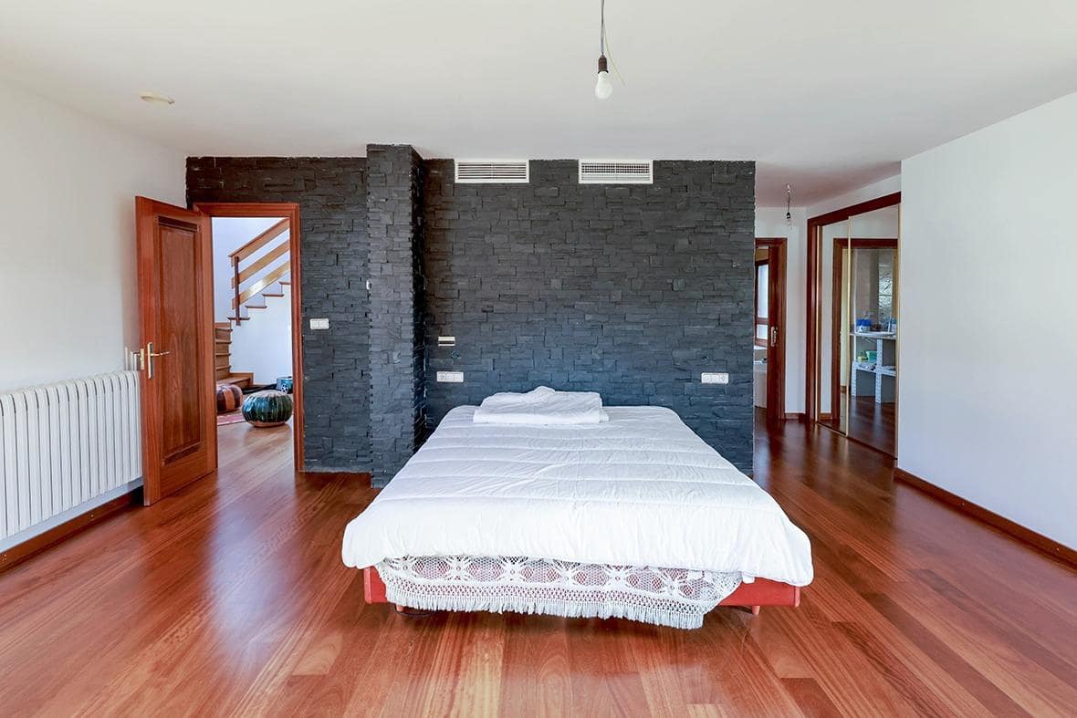 4 sypialnia Willa na sprzedaż w Calatayud z garażem - 595 000 € (Ref: 9645735)