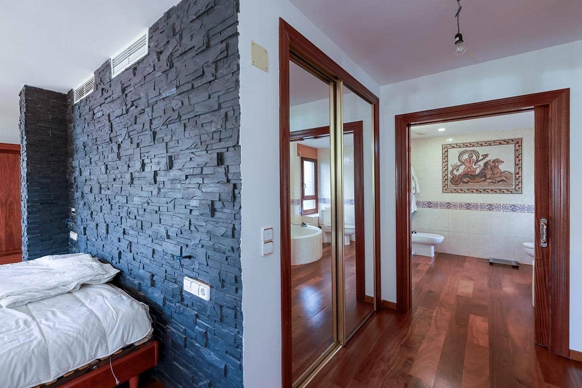 4 sypialnia Willa na sprzedaż w Calatayud z garażem - 595 000 € (Ref: 9645735)