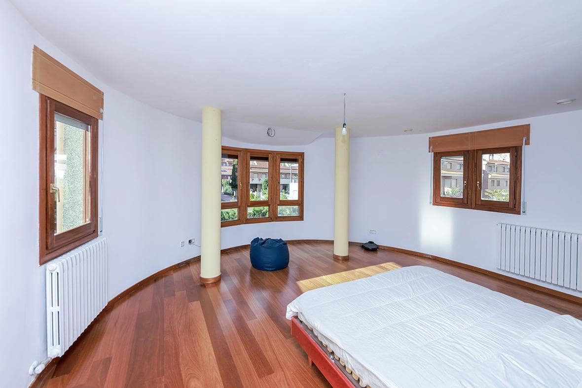 4 sypialnia Willa na sprzedaż w Calatayud z garażem - 595 000 € (Ref: 9645735)