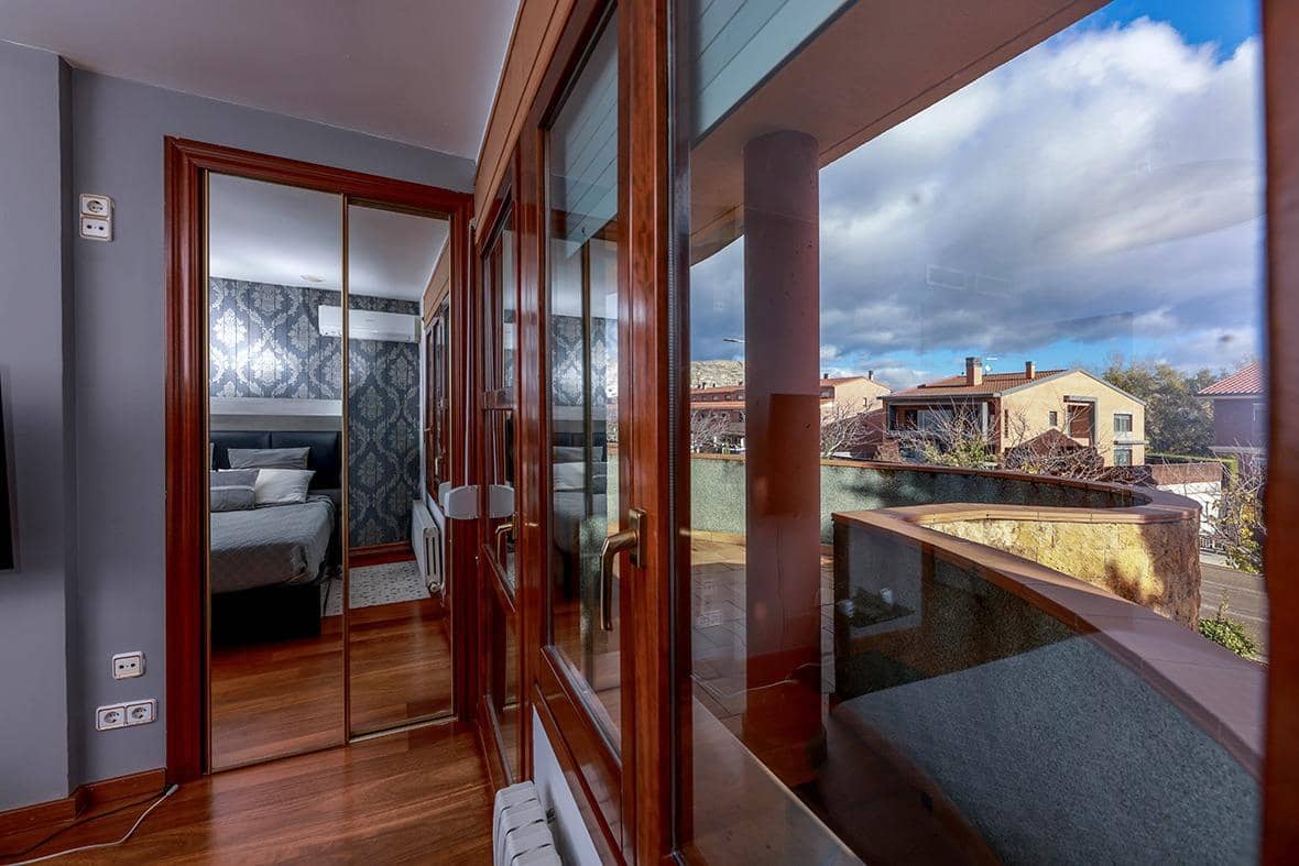 4 sypialnia Willa na sprzedaż w Calatayud z garażem - 595 000 € (Ref: 9645735)