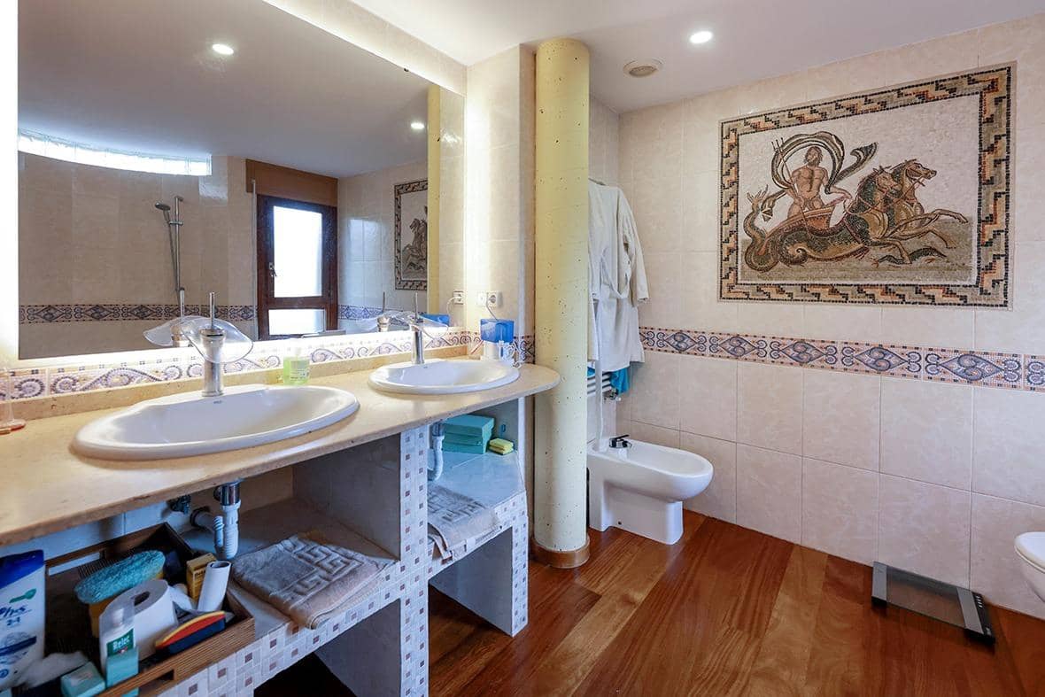 4 sypialnia Willa na sprzedaż w Calatayud z garażem - 595 000 € (Ref: 9645735)