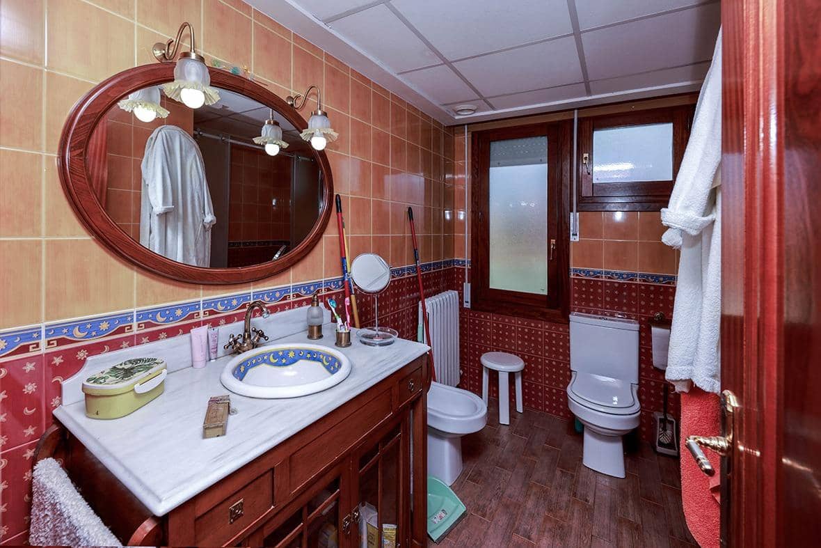 4 sypialnia Willa na sprzedaż w Calatayud z garażem - 595 000 € (Ref: 9645735)