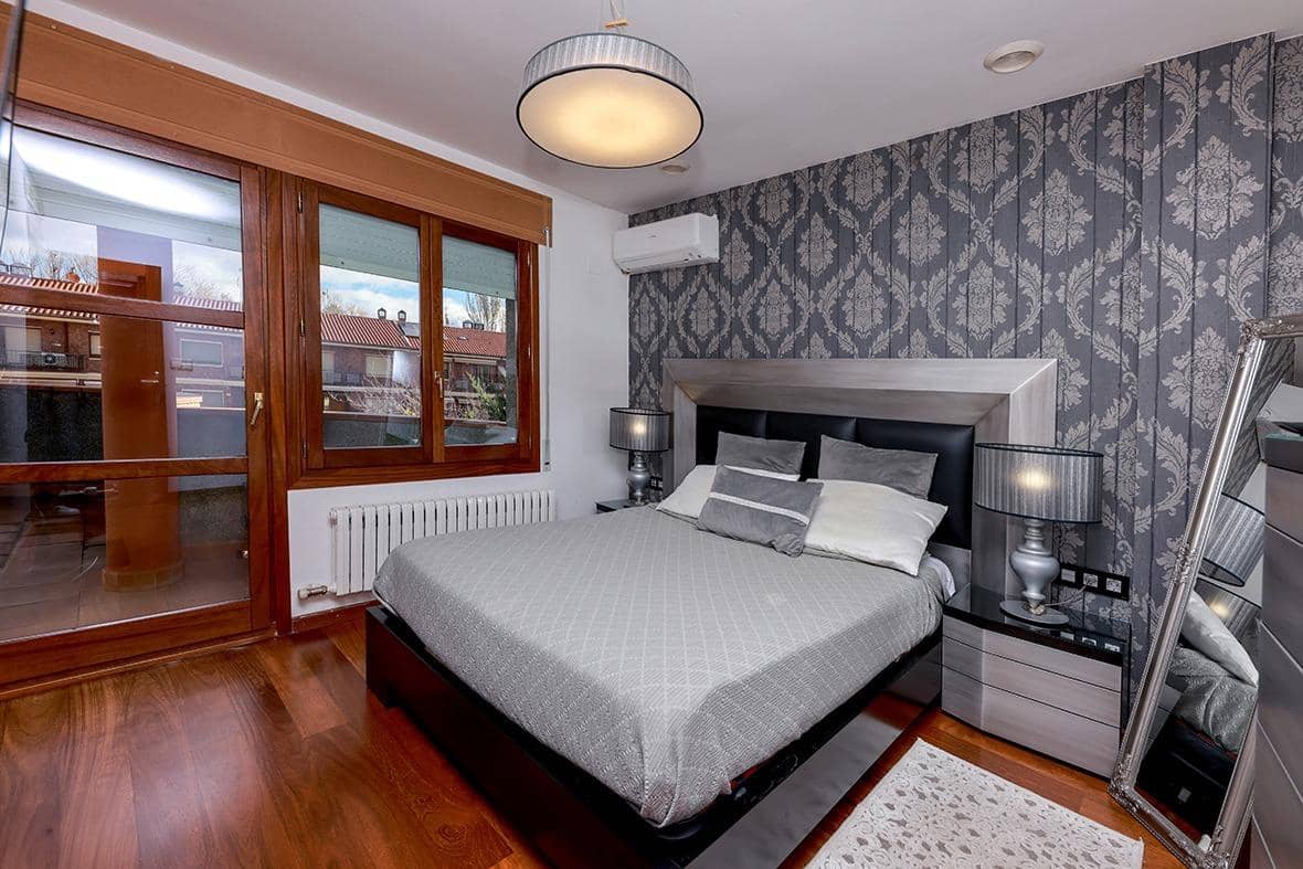 4 sypialnia Willa na sprzedaż w Calatayud z garażem - 595 000 € (Ref: 9645735)