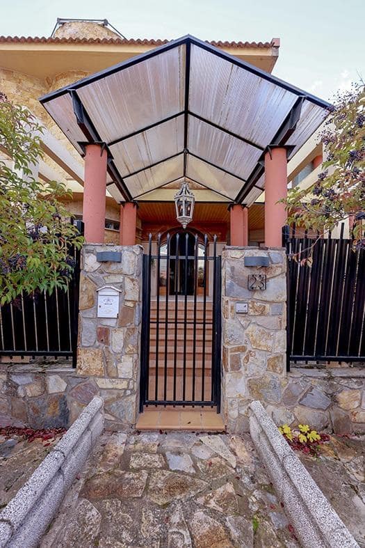 4 sypialnia Willa na sprzedaż w Calatayud z garażem - 595 000 € (Ref: 9645735)