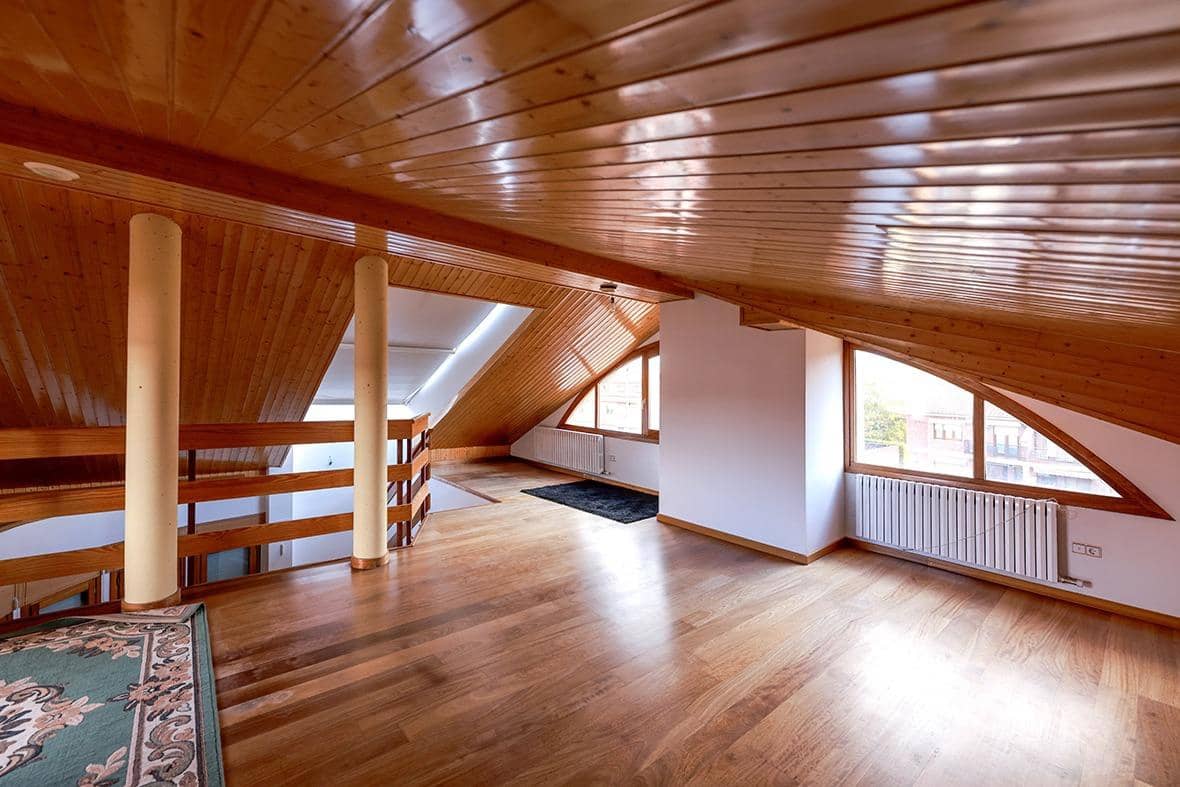 4 sypialnia Willa na sprzedaż w Calatayud z garażem - 595 000 € (Ref: 9645735)