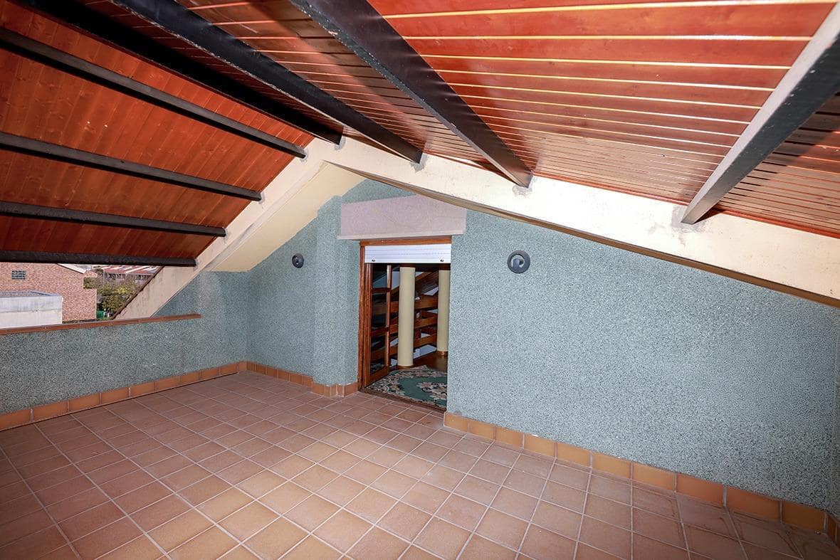4 sypialnia Willa na sprzedaż w Calatayud z garażem - 595 000 € (Ref: 9645735)