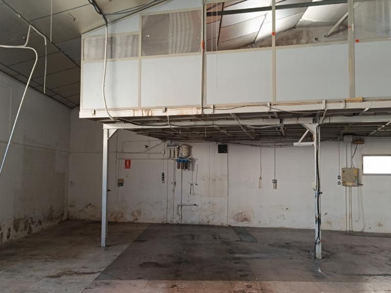 Företag till salu i Alagon - 120 000 € (Ref: 9645737)