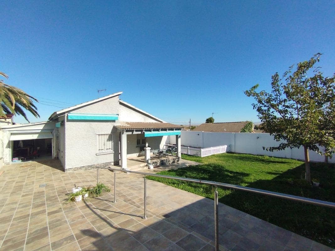 3 quarto Moradia para venda em Gallur com piscina garagem - 165 000 € (Ref: 9645738)