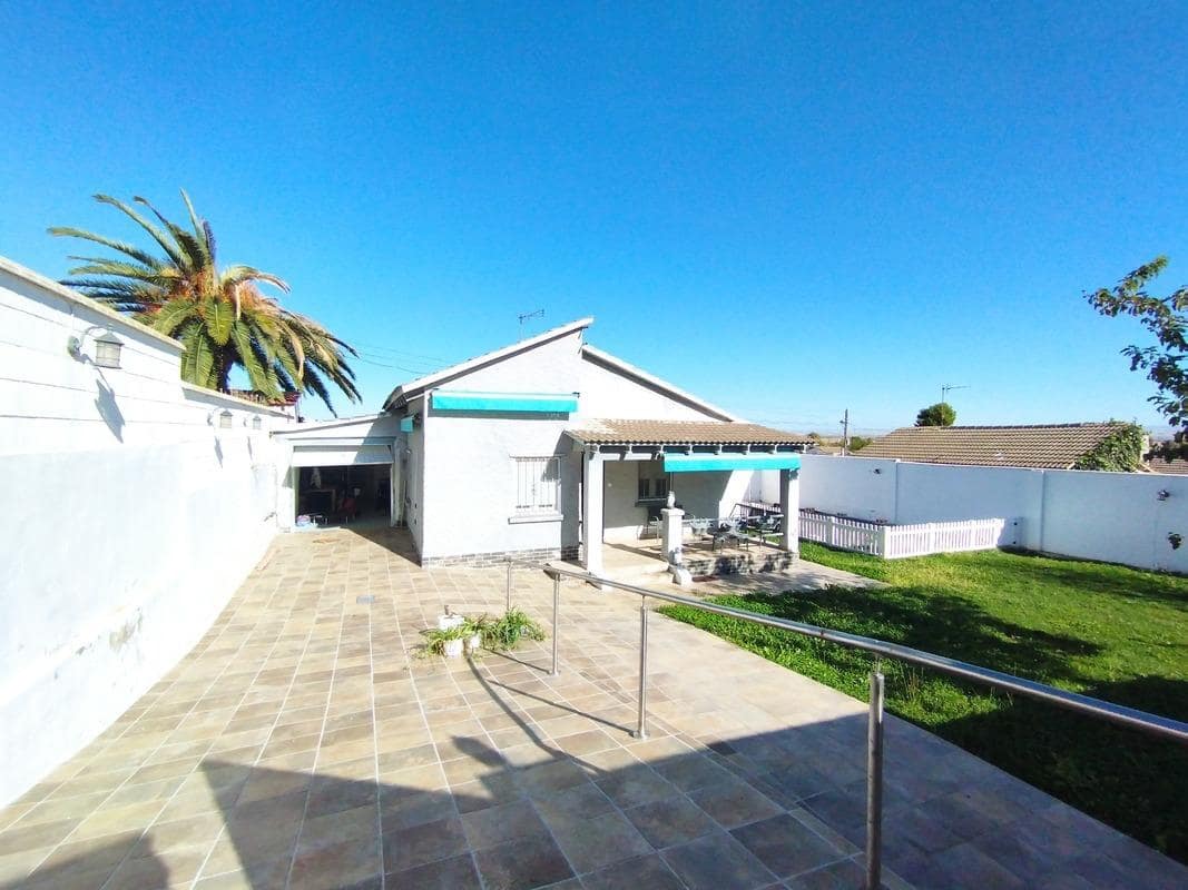 3 quarto Moradia para venda em Gallur com piscina garagem - 165 000 € (Ref: 9645738)