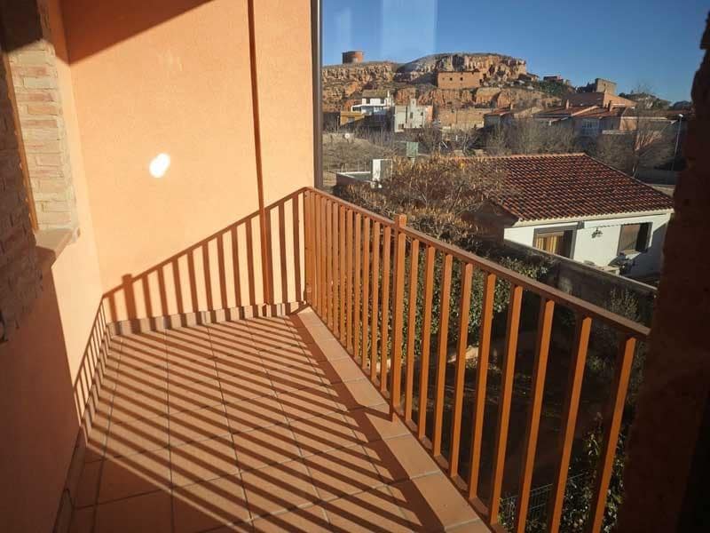 4 chambre Villa/Maison Mitoyenne à vendre à Ariza avec garage - 95 000 € (Ref: 9645740)