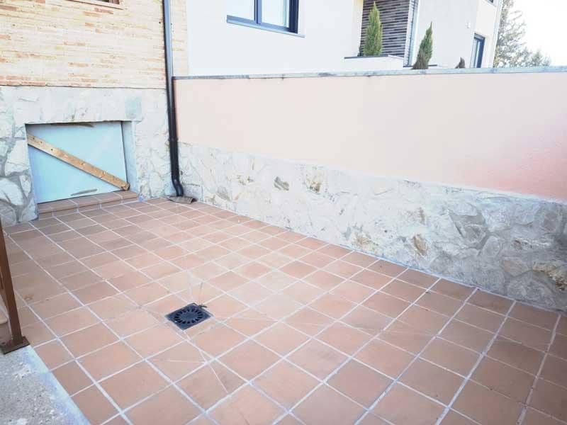 4 chambre Villa/Maison Mitoyenne à vendre à Ariza avec garage - 95 000 € (Ref: 9645740)