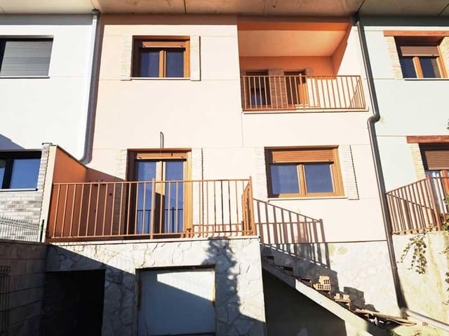 4 soveværelse Rækkehus til salg i Ariza med garage - € 95.000 (Ref: 9645740)