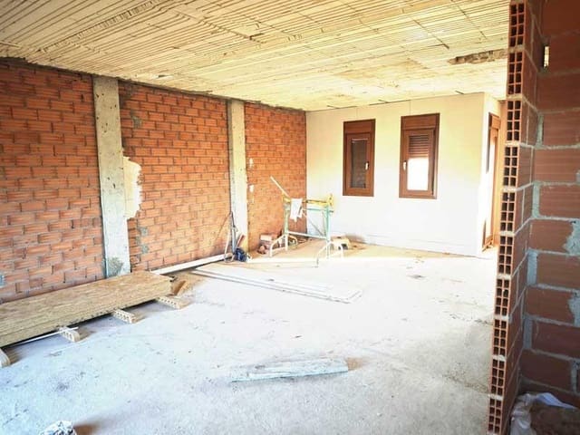 4 soveværelse Rækkehus til salg i Ariza med garage - € 95.000 (Ref: 9645740)