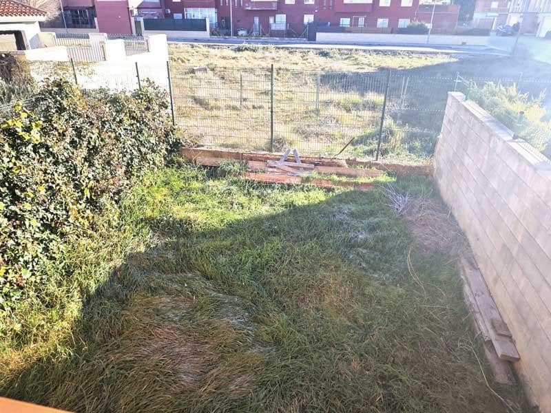 4 chambre Villa/Maison Mitoyenne à vendre à Ariza avec garage - 95 000 € (Ref: 9645740)