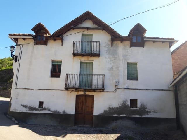 5 bedroom Townhouse for sale in Fago - € 50,000 (Ref: 9645743)