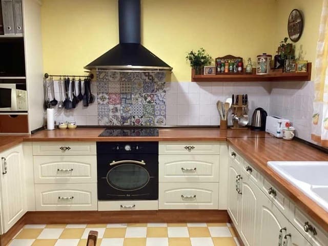 4 sypialnia Willa na sprzedaż w Calatayud z basenem garażem - 298 000 € (Ref: 9645750)