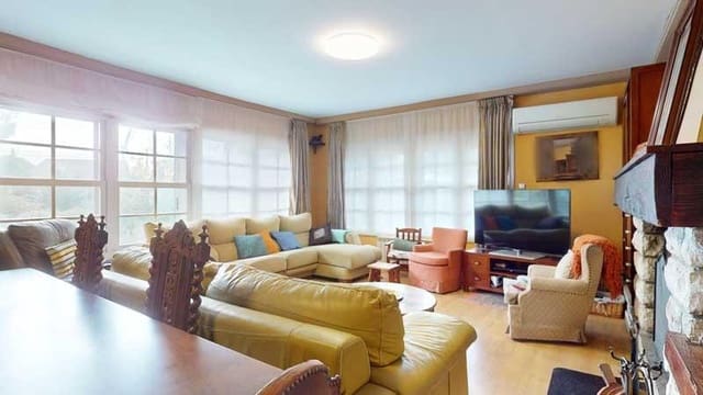 Chalet de 6 habitaciones en La Muela en venta con piscina garaje - 420.000 € (Ref: 9645751)