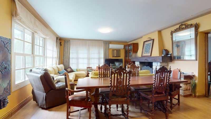 Chalet de 6 habitaciones en La Muela en venta con piscina garaje - 420.000 € (Ref: 9645751)