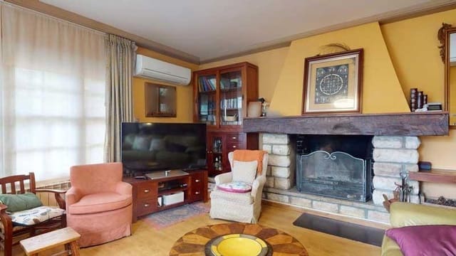 Chalet de 6 habitaciones en La Muela en venta con piscina garaje - 420.000 € (Ref: 9645751)