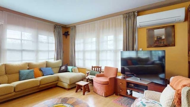 Chalet de 6 habitaciones en La Muela en venta con piscina garaje - 420.000 € (Ref: 9645751)