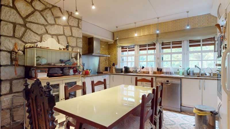 Chalet de 6 habitaciones en La Muela en venta con piscina garaje - 420.000 € (Ref: 9645751)