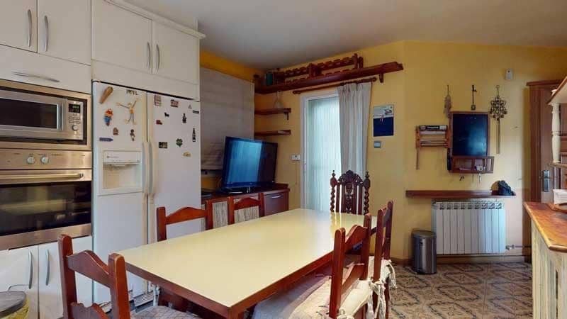 Chalet de 6 habitaciones en La Muela en venta con piscina garaje - 420.000 € (Ref: 9645751)