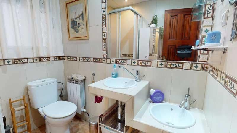 Chalet de 6 habitaciones en La Muela en venta con piscina garaje - 420.000 € (Ref: 9645751)