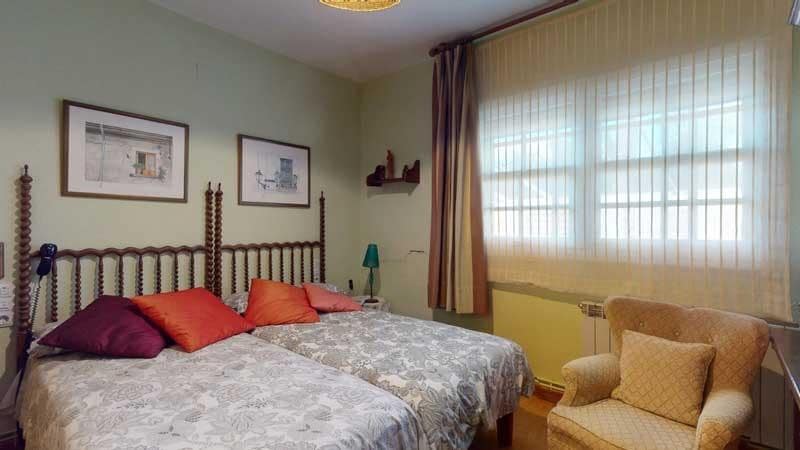 Chalet de 6 habitaciones en La Muela en venta con piscina garaje - 420.000 € (Ref: 9645751)