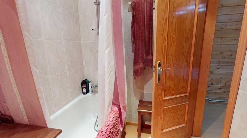 Chalet de 6 habitaciones en La Muela en venta con piscina garaje - 420.000 € (Ref: 9645751)